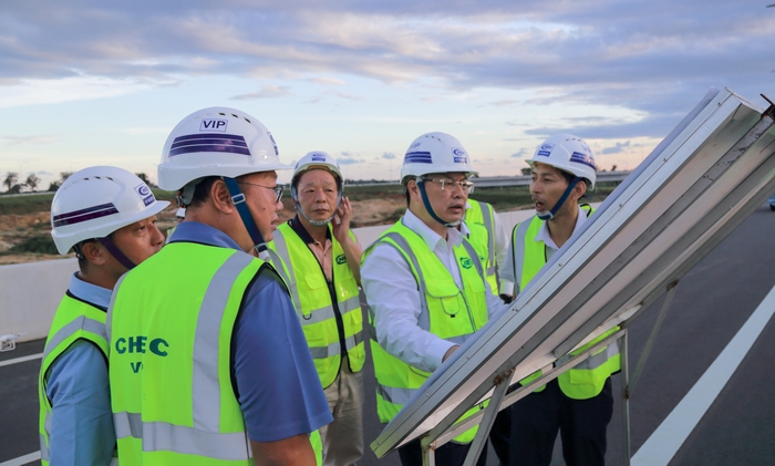 ³ÌѧԴ´óʹÏÖ³¡ÊÓ²ì jiancaihou.jpg