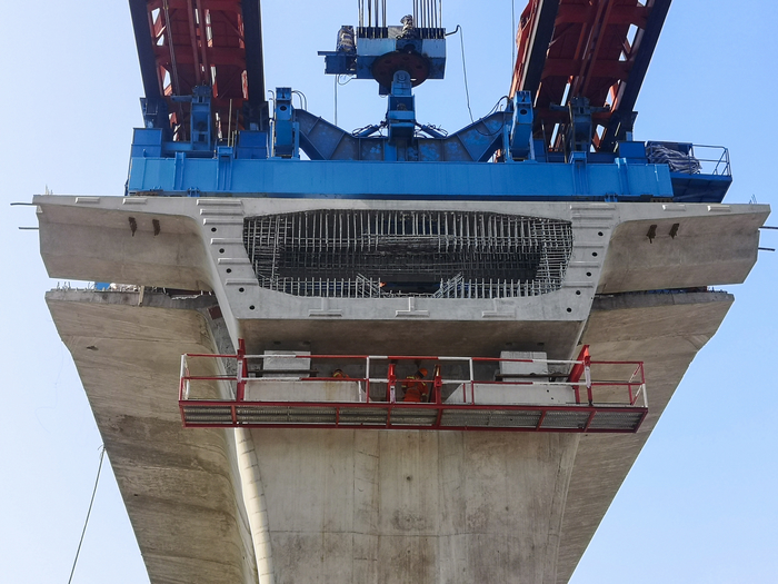 ÎÂÖÝê±½±±¿Ú´óÇŵõ×°Ê×鯽ڶÎÁº (2).jpg