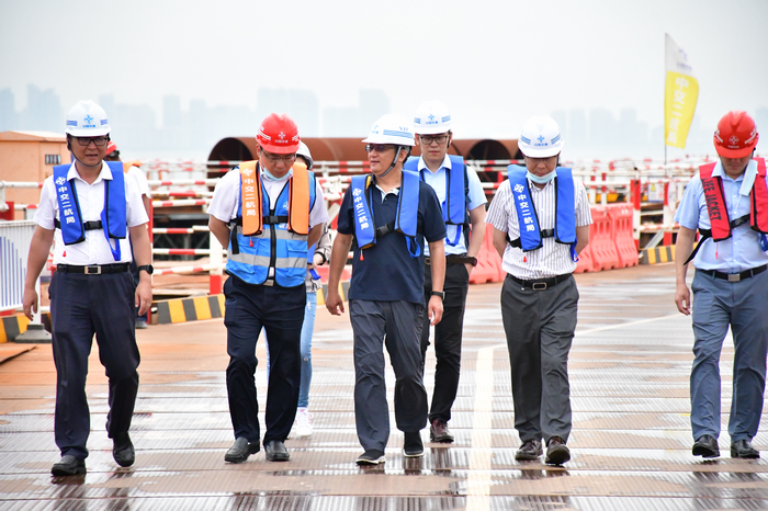 中国交建安监部副总司理王立强带队赴厦门第二东通道项目清静专项督查 (2).jpg