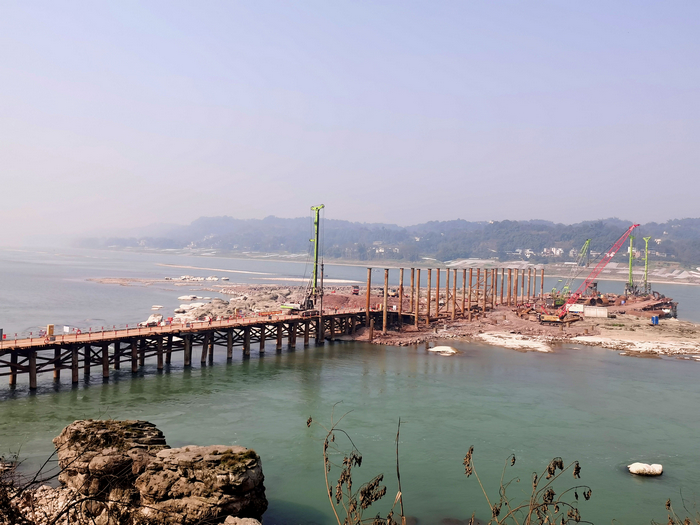 榕山长江大桥施工现场 (1).jpg