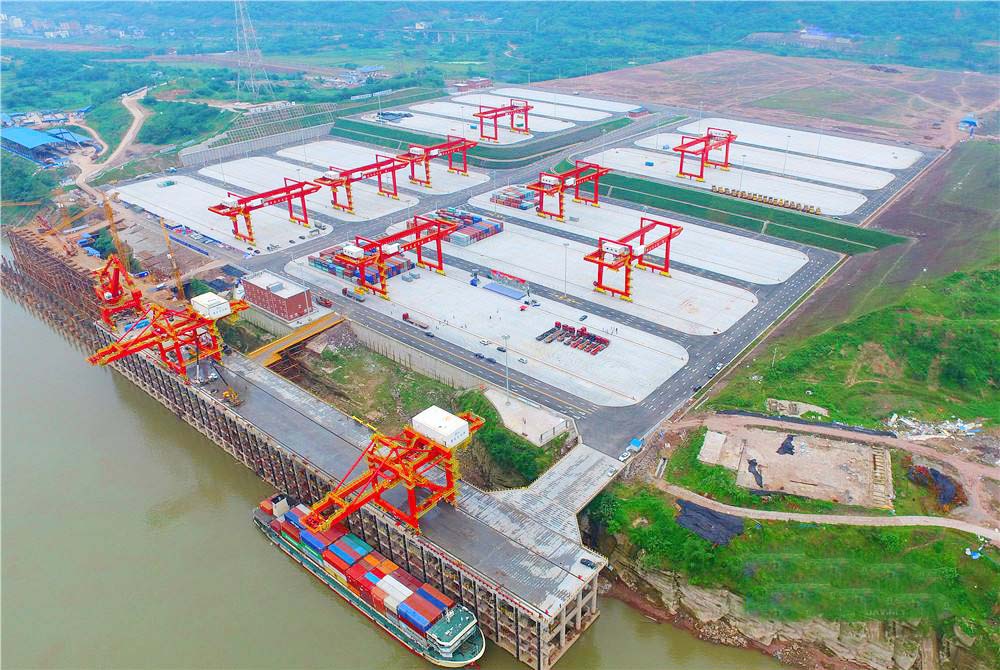 重庆港龙头作业区一期工程顺遂开港 (3).jpg